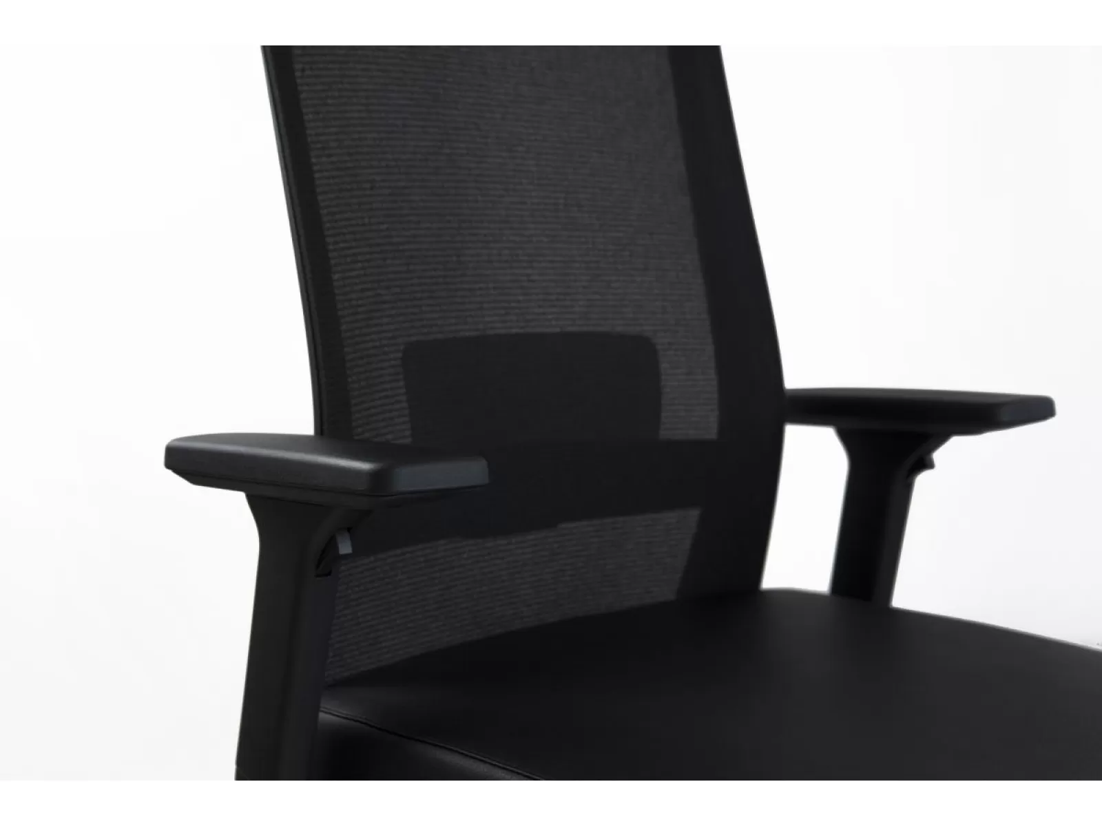 Эргономичное сетчатое кресло Falto A1