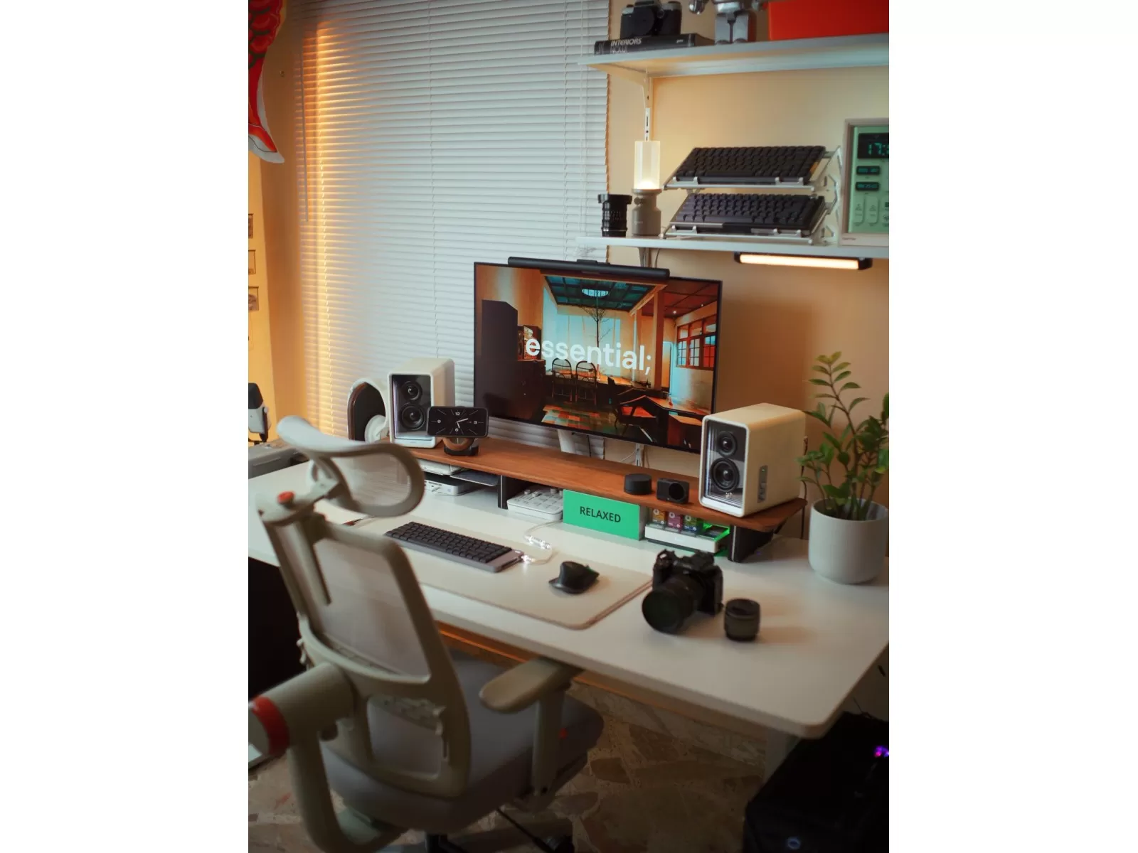 Кресло с подставкой для ног и ноутбука NETZ M