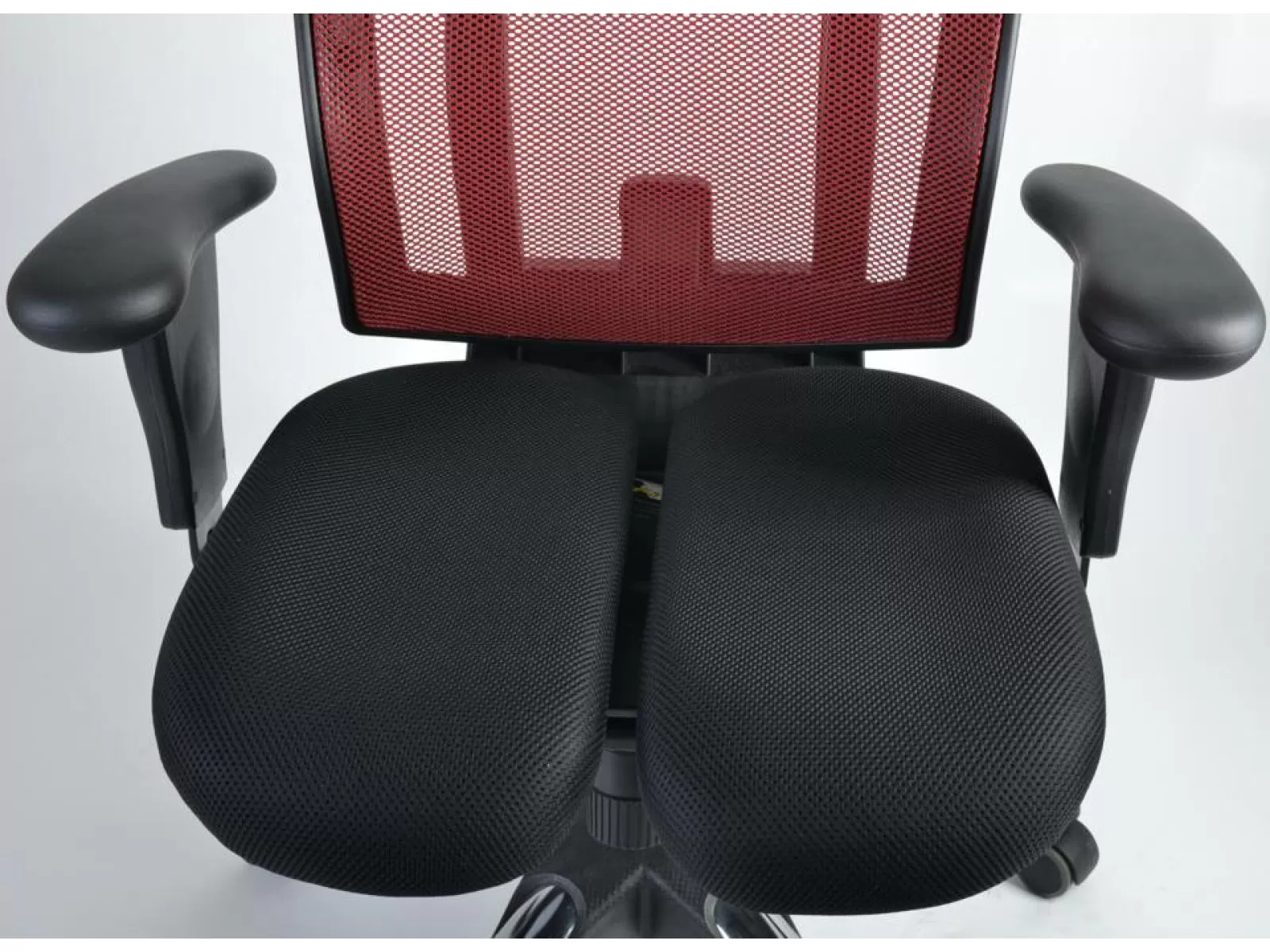 Анатомическое офисное кресло URUUS