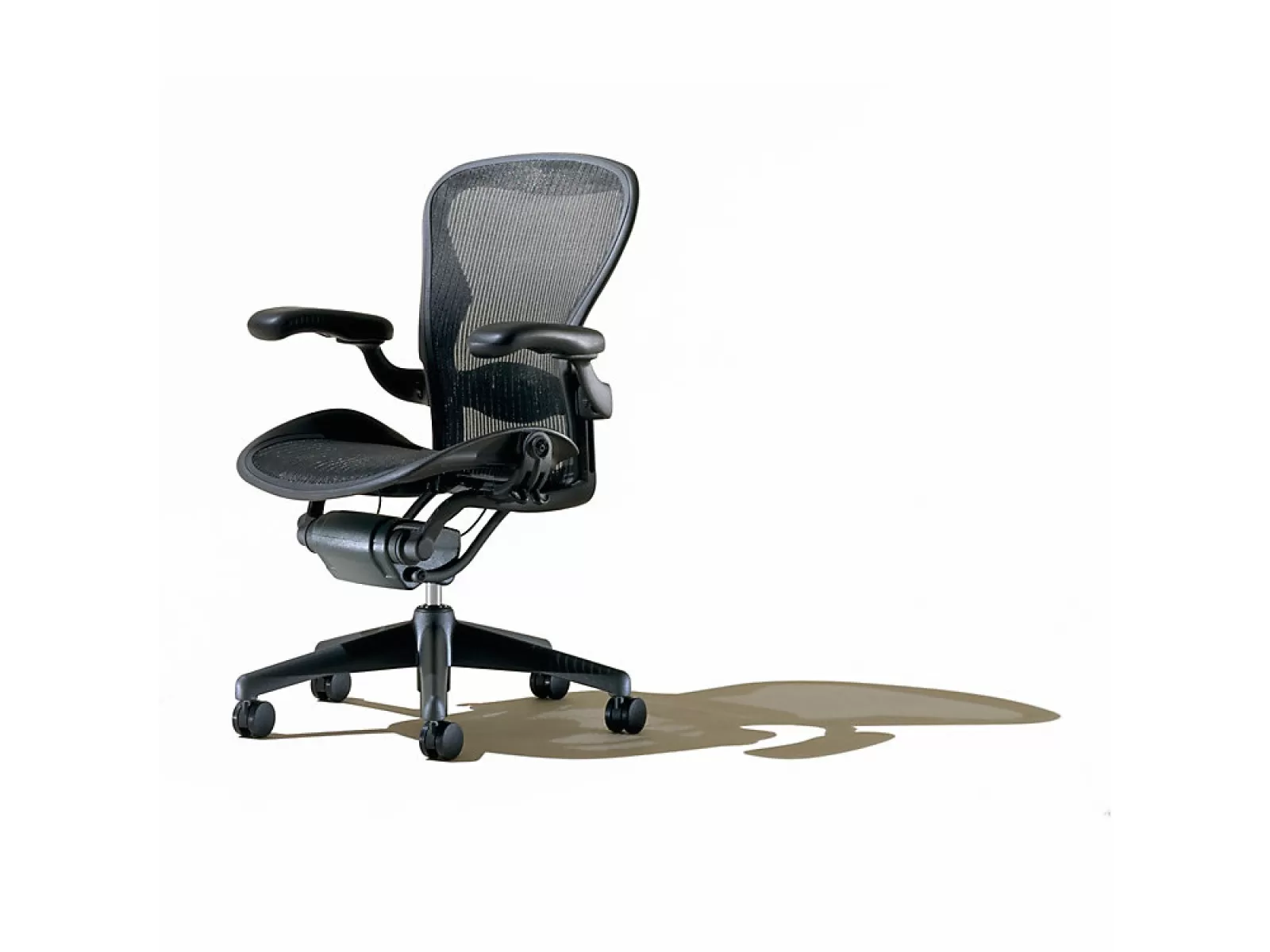 Компьютерное эргономичное кресло Aeron Classic от Herman Miller