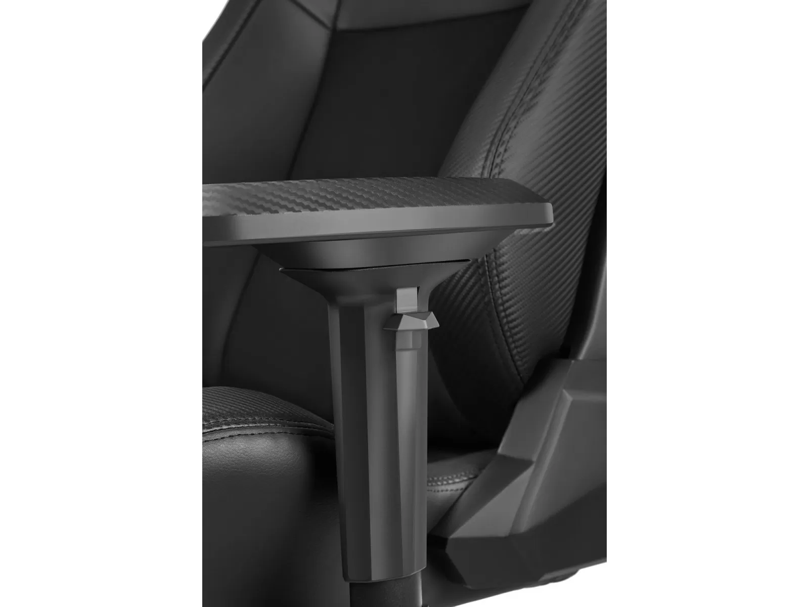 Игровое кресло с тканевой спинкой KARNOX LEGEND BK